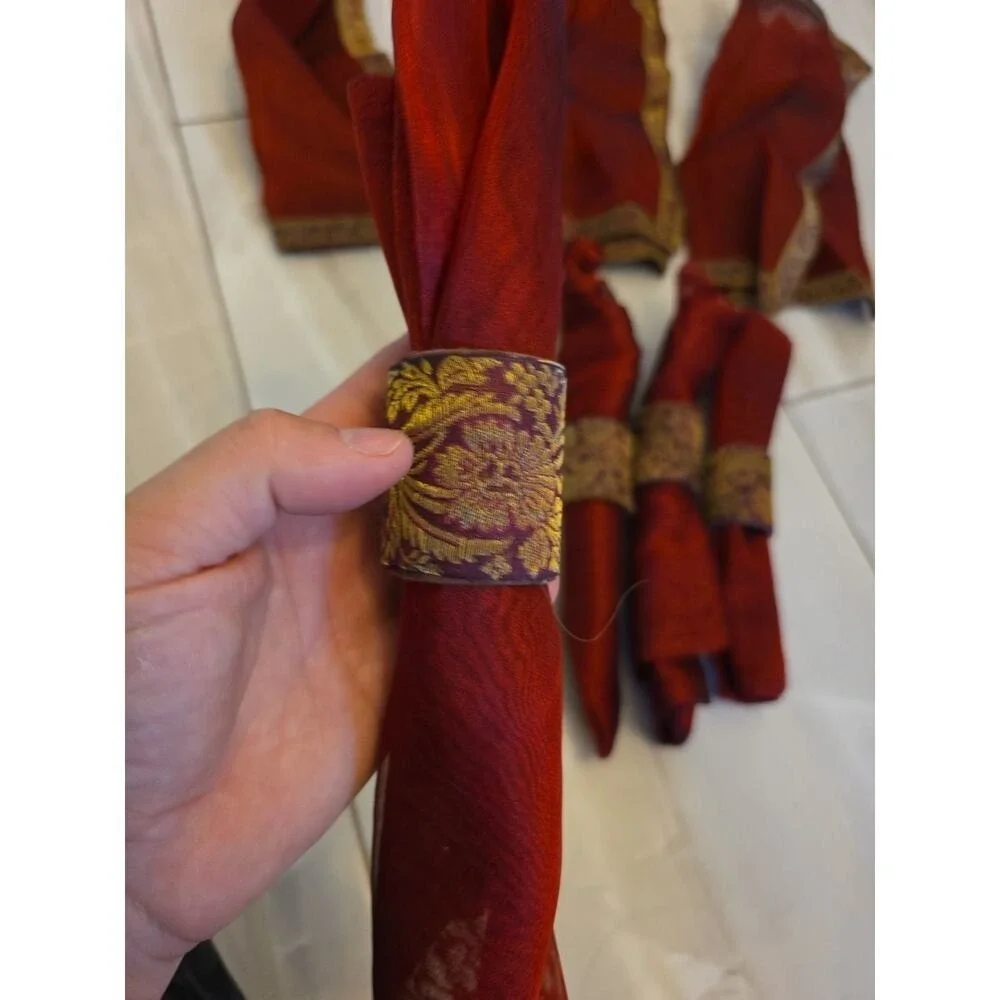 4 Christmas Red Embroidered Square Napkins With Napkin Rings 18